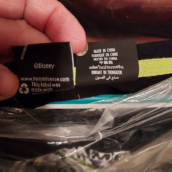 EPIC HAUNTED MANSION MADAME LEOTA  SpOOky Black Top with the "MADAME" XL Disney - Picture 8 of 8